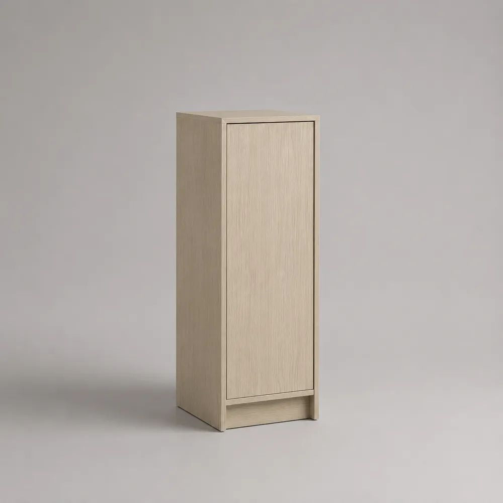 Schmales Highboard mit 1 Tür aus Spanplatte und MDF mit Eichenfurnier, Eiche Natur, 45 × 40 × 120 cm