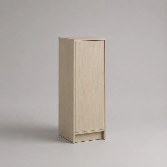 Schmales Highboard mit 1 Tür aus Spanplatte und MDF mit Eichenfurnier, Eiche Natur, 45 × 40 × 120 cm